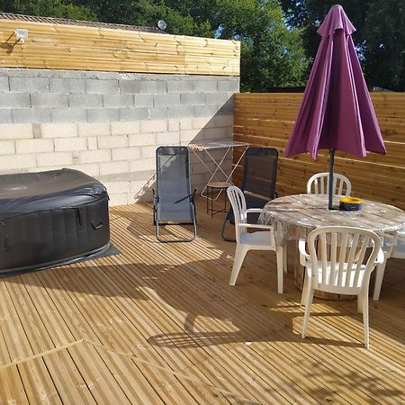 Studio Cosy Avec Terrasse Et Jacuzzi A Disposition De Mai A Aout Rians  Exterior foto